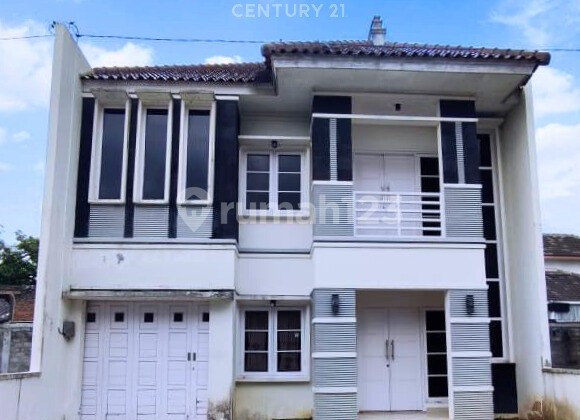 Ex Display House in Jogja City Near UAD Campus