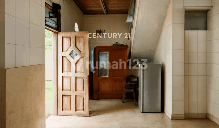 House with a Spacious Yard in West Sleman Near Seyegan Police Station