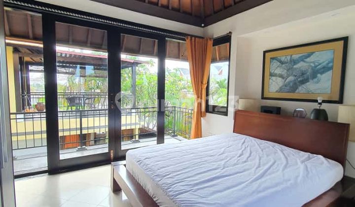 Modern and Lush Residence with 3 Bedrooms and a Pool Modern and Lush Residence with 3 Bedrooms and a Pool