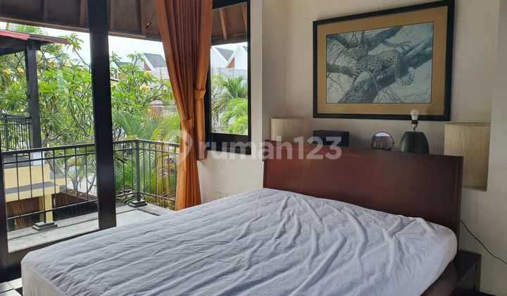 Hunian Modern dan Asri dengan 3 Kamar Tidur dan Pool 2