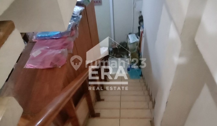 For sale, three-story shop house ready to occupy, located on Jalan Ar Hakim, Tegal. 2