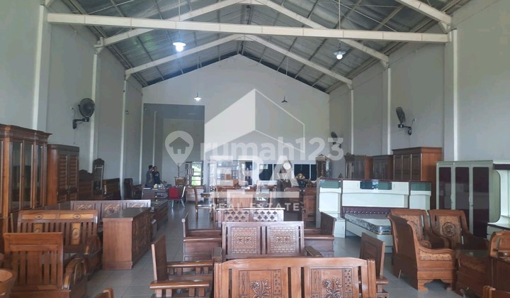 For sale, ready-to-occupy shophouse on Jl. Dr. Wahidin, Pematangsiantar. 2