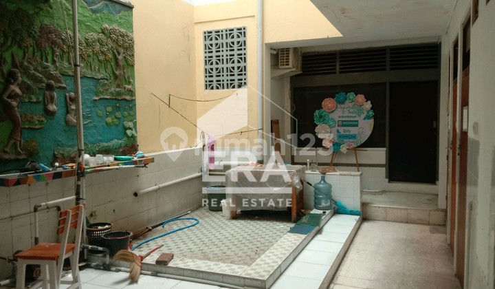 For sale: 3-story shophouse on Jalan Raya Benjaran, Adiwerna. 2