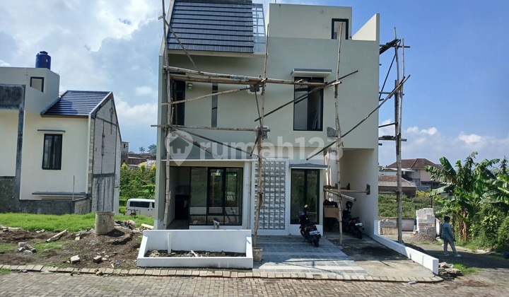 Villa Kota Wisata Batu, Strategis Dekat Alun-Alun Batu