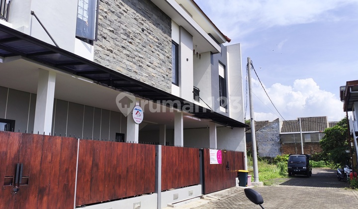 Kos 1 M An Bonus Mobil Byd Kota Malang, 7 Menit Kampus Ub, Umm Kos 1 M An Bonus Mobil Byd Kota Malang, 7 Menit Kampus Ub, Umm