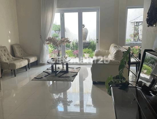 Di Jual Rumah Mewah Dan Nyaman Di Jalan Jatibarang