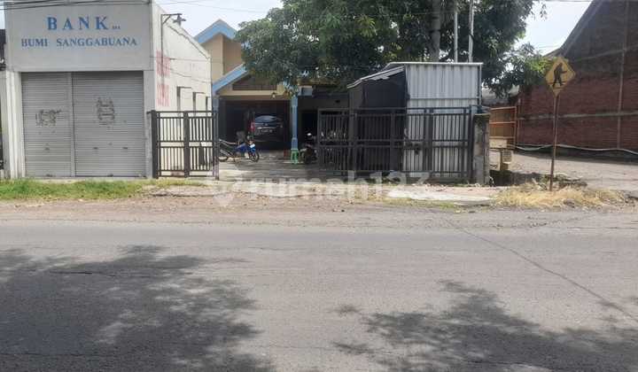 For Rent: House with Bonus Shop in Raya Menganti For Rent: House with Bonus Shop in Raya Menganti