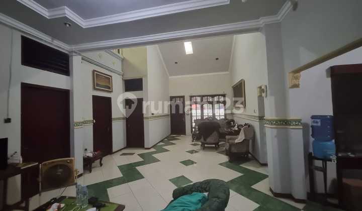 Rumah Mewah Nol Jalan Raya Barata Jaya Surabaya 2