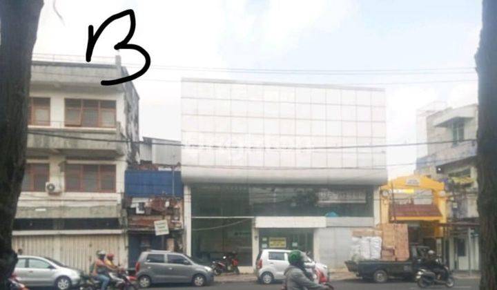 Bengkel Showroom Bubutan 1
