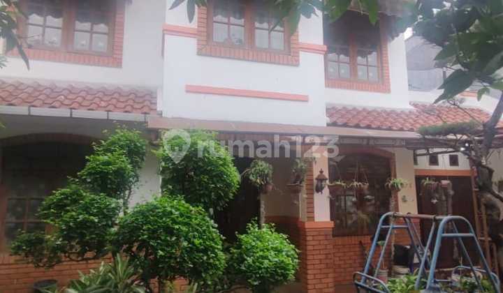 Jual Rumah Mewah Posisi Boulevard Strategis di Cluster Depan Kota Wisata Cibubur 2