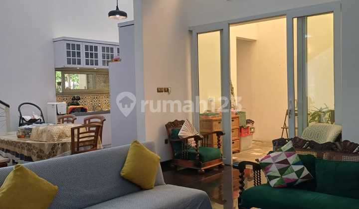 For Sale Beautiful Hook House in Taman Laguna Cibubur 2