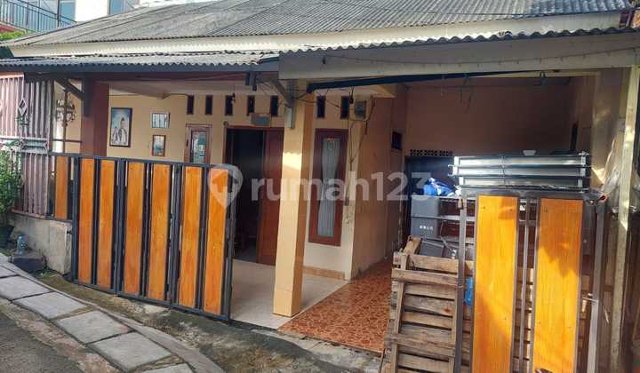 Dijual Rumah dekat ke Stasiun LRT Harjamukti Cibubur bonus kontrakan 3 pintu Dijual Rumah dekat ke Stasiun LRT Harjamukti Cibubur bonus kontrakan 3 pintu