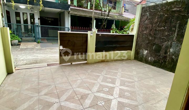 Dijual Rumah di Komplek Deppen Cimanggis Dijual Rumah di Komplek Deppen Cimanggis