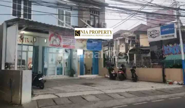 2.5-Storey Shophouse in Ciracas, East Jakarta 2