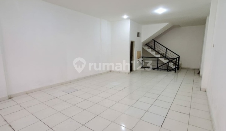 For Sale: 2 Adjoined Shophouses, 3 Floors, Strategic Location on the Side of the Bogor-Jakarta Highway KM 50. 2