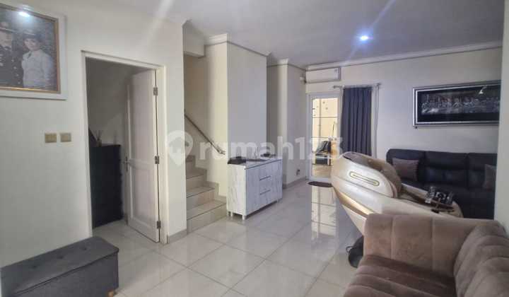 Dijual Rumah 2 Lantai Posisi Strategis Dekat Area Bisnis di Kota Wisata Cibubur 2