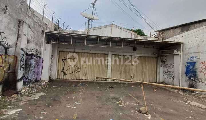 Dijual Ruko Strategis 1,5 Lantai di Pinggir Jalan Raya Bogor Dijual Ruko Strategis 1,5 Lantai di Pinggir Jalan Raya Bogor
