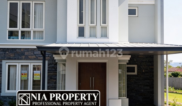 A Strategic House for Sale in Kota Wisata, Near Living World Mall A Strategic House for Sale in Kota Wisata, Near Living World Mall
