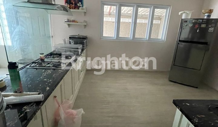 DI JUAL RUMAH CANTIK 2 LT BAWAH RUKO DEKAT SOEKARNO HATTA SEMARANG 1