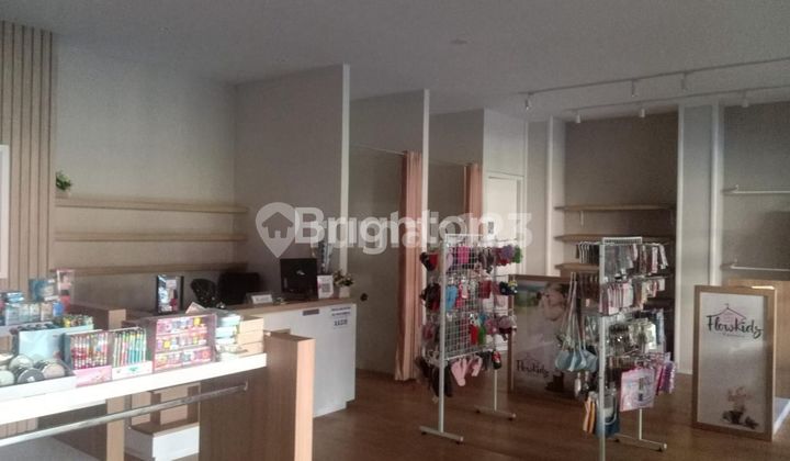 FOR SALE  A BEAUTIFUL SHOP HOUSE IN THE TLOGOSARI AREA, SUITABLE FOR OFFICES OR ALL KINDS OF BUSINESSES IN SEMARANG 2