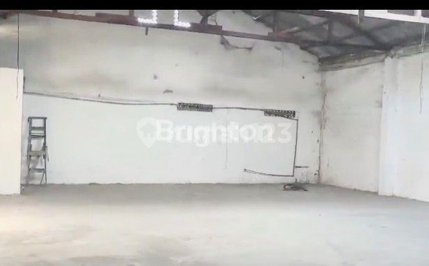 FOR RENT: 2-STORY SHOPHOUSE SUITABLE FOR OFFICE / SHOWROOM / WAREHOUSE ON MAJAPAHIT MAIN ROAD, SEMARANG CITY PROTOCOL STREET. 2