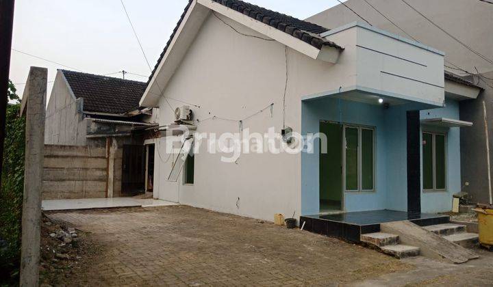 DI JUAL RUMAH HOOK  DAERAH MEDOHO SEMARANG TANAH MASIH LUAS 1