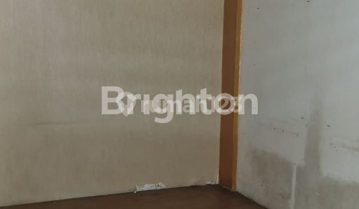 FOR RENT: SHOPHOUSE SUITABLE FOR BUSINESS / BEAUTY CLINIC / OFFICE. PREVIOUSLY USED AS A BEAUTY CLINIC LOCATED ON THE MAIN ROAD, DOWNTOWN SEMARANG. 2