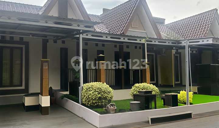 Miliki 2 Rumah Strategis Luas 180 M Dg 2 Sertifikat di Tamanasari 2