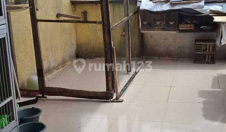 2 Shophouses and a Residential House Combined Into One, Suitable for a Shophouse Business Place 2