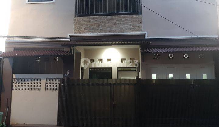 Rumah SHM Lokasi Strategis di Kebayoran Lama Utara, Jakarta Selatan 1
