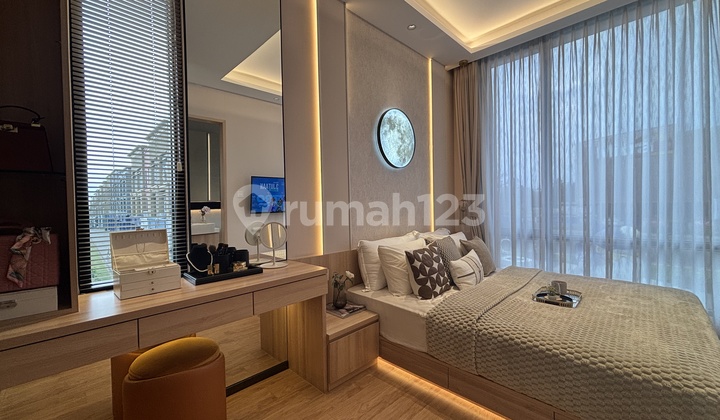 Rumah Kawasan Elit dengan View Danau Buatan Rumah Kawasan Elit dengan View Danau Buatan