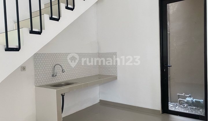 Rumah Shm 2 Lantai Akses Pinggir Jalan Dekat Tol Pamulang  2