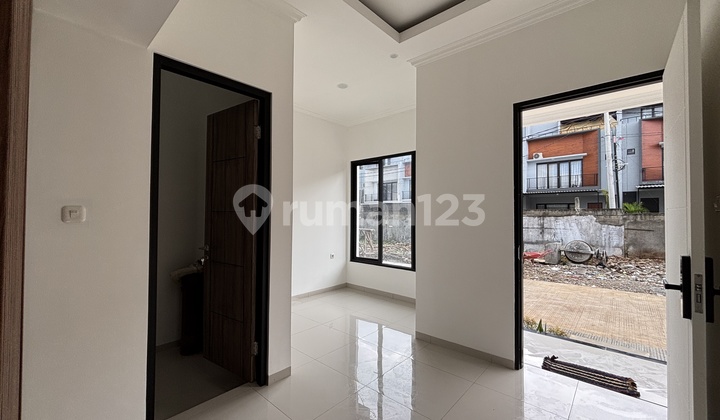 Luxury House with Road Access Only 15 Minutes from Pamulang Toll 2