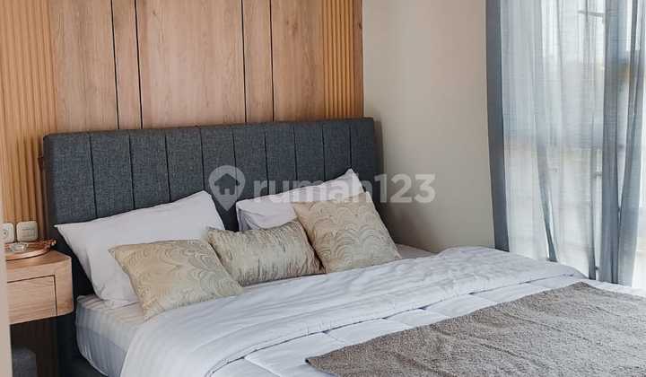 Rumah 2 Lantai Mewah Siap Huni Deket Walkot Tangsel Tol dan KRL 2