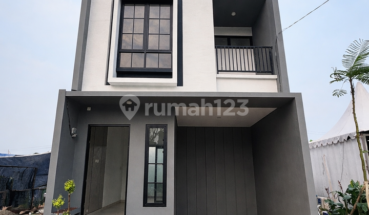 Rumah 2 Lantai Bebas Banjir Deket KRL Fasilitas Lengkap Rumah 2 Lantai Bebas Banjir Deket KRL Fasilitas Lengkap