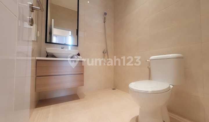 Rumah 2 Lantai Bebas Banjir Deket KRL Fasilitas Lengkap 2