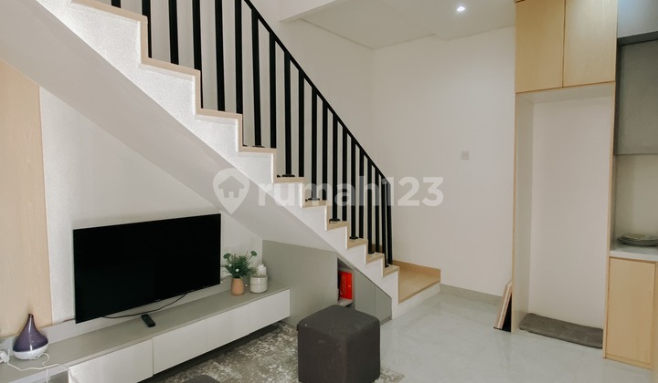 Rumah Strategis 2 Lantai Bebas Banjir Raw Jalan Luas bisa KPR 2