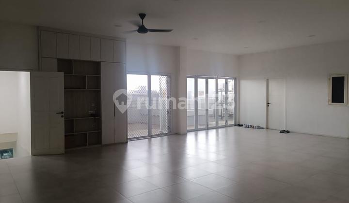 Gudang 4 lantai Elang Laut PIK luas bangunan 567sqm 