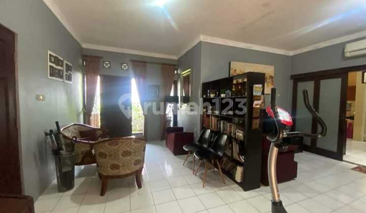 For Sale House in Depok Villa Permata Santi Meruyung 218m2