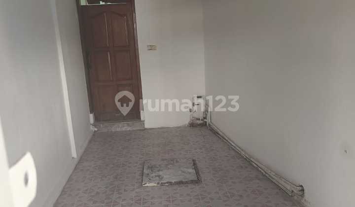 Nice 2-Story House with SHM in West Semarang, Semarang 2
