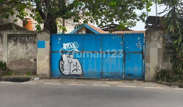 Land with warehouse building in Warehouse area