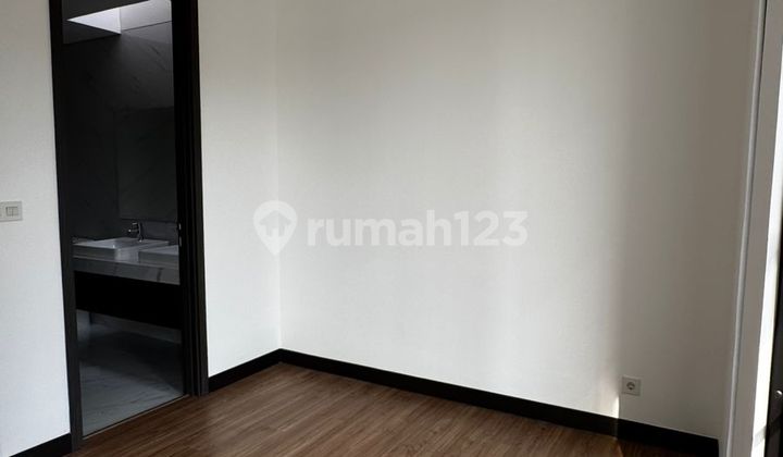 Disewakan Rumah 3 Lantai Welton Signature, Cluster Hiera BSD 2