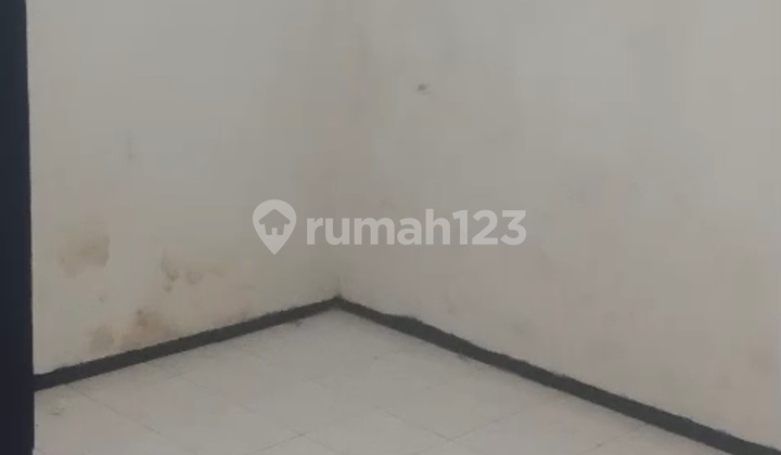 For Rent: Commercial House by the Roadside 2