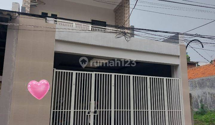 Dijual Rumah 2,5 Lantai Minimalis Shm Bagus 1