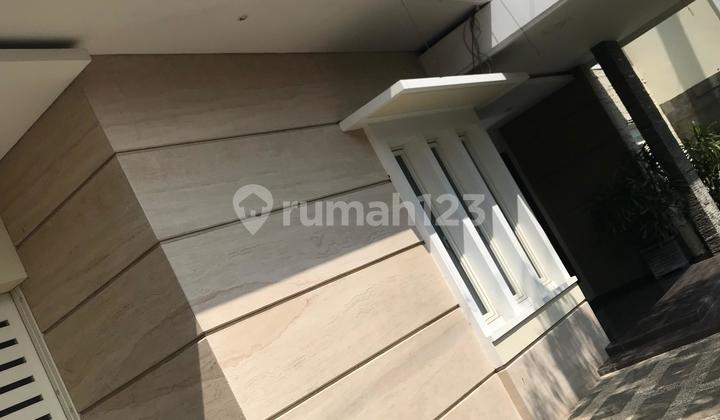 For Sale: Sultan House with Full Granite Finishes 2