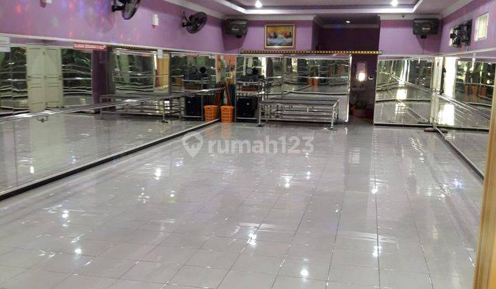 Dijual Rumah Usaha Daerah Padat Penduduk 2