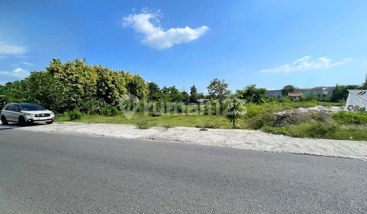 Yogyakarta Land by Main Road Near Kotagede Yogyakarta Land by Main Road Near Kotagede