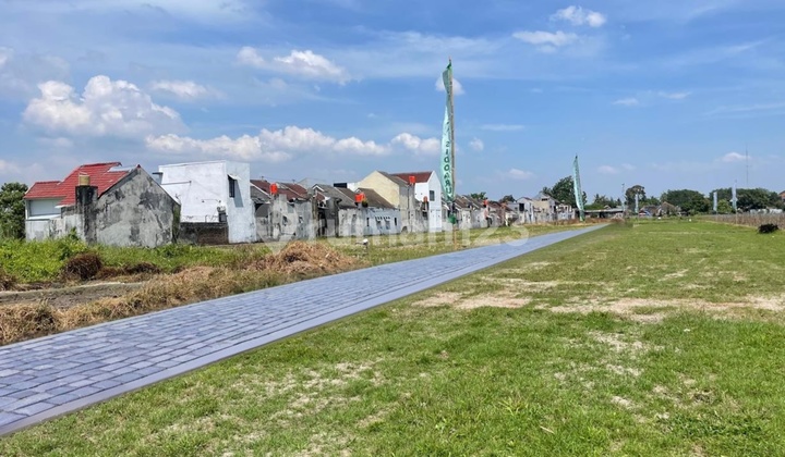 Tanah Godean Area Perumahan 300 Meter Jl. Raya Bibis