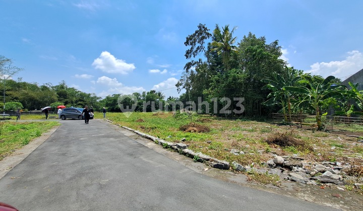 8 Menit Jl. Tajem Tanah SHM Pekarangan 8 Menit Jl. Tajem Tanah SHM Pekarangan