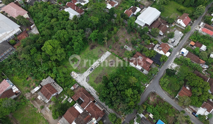 Land Ready to Build 100 Meters Jl Raya LPMP Kalasan 3 Minutes to Jl Jogja-Solo Land Ready to Build 100 Meters Jl Raya LPMP Kalasan 3 Minutes to Jl Jogja-Solo